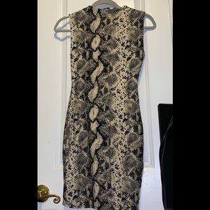 WINDSOR Sleeveless Snake Print Bodycon Dress